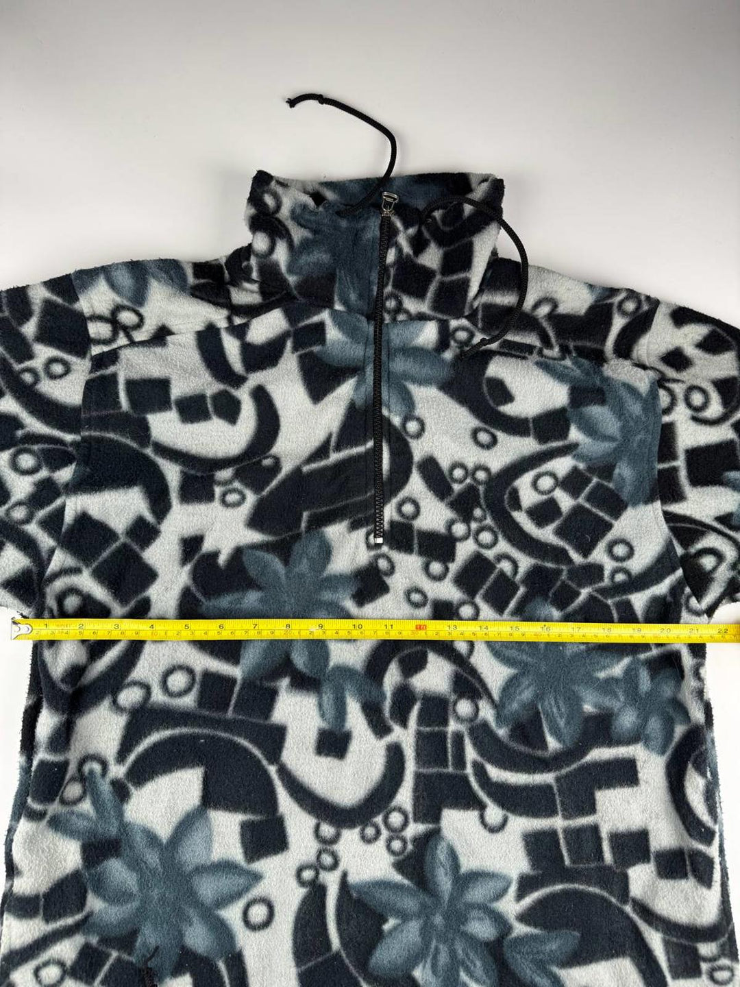 Vintage Patterned Fleece Jacket with Half-Zip Size M