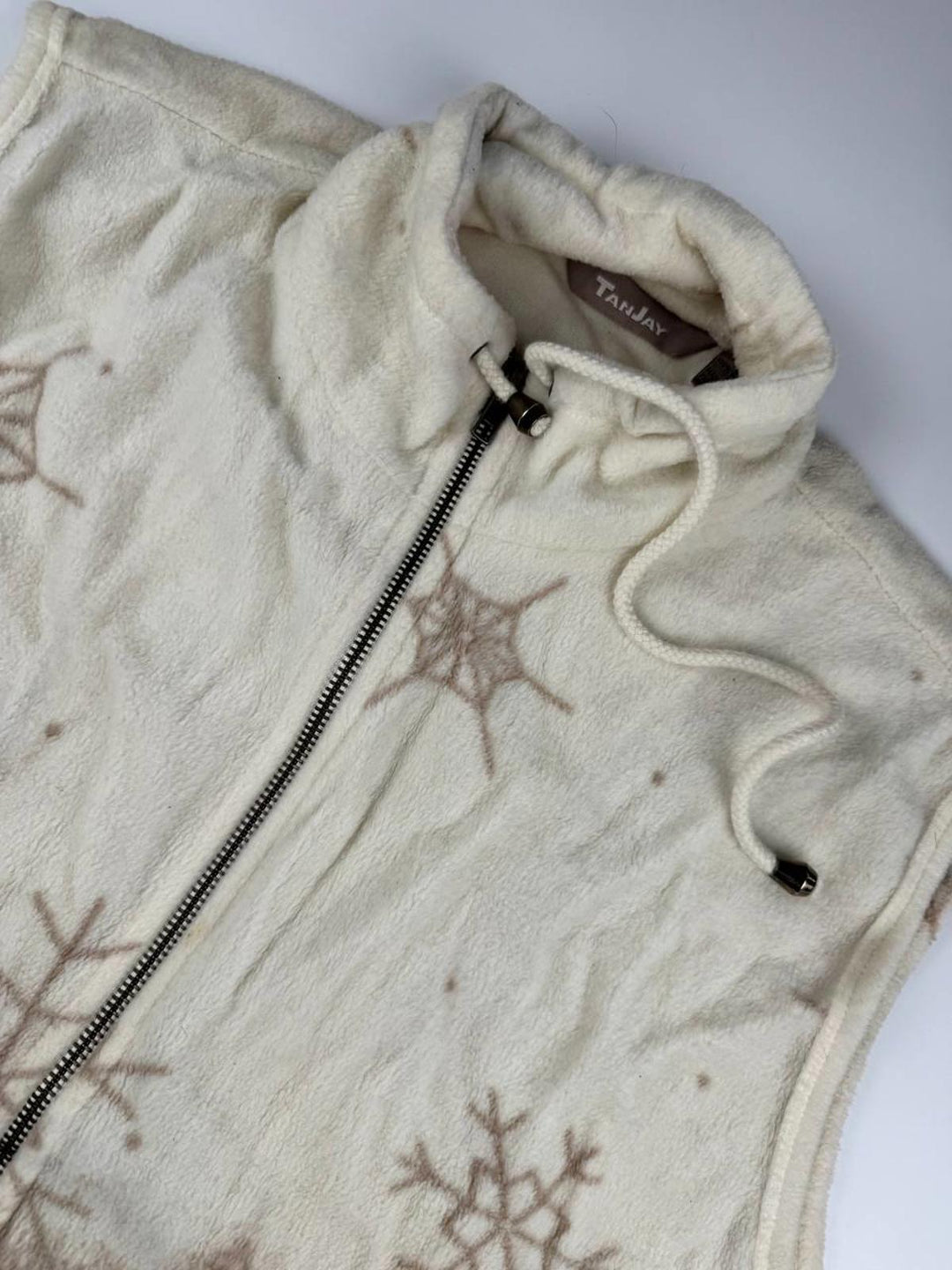 Vintage Sleeveless Fleece Vest with Mountain and Snowflake Design