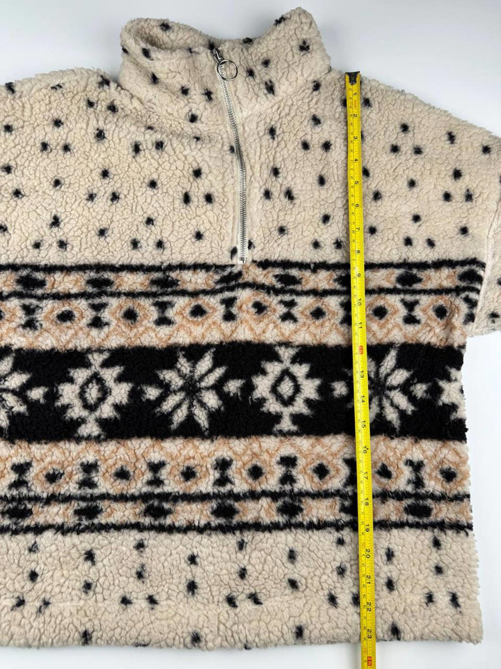 Vintage Fleece Jacket with Zip-Up Collar and Patterned Design