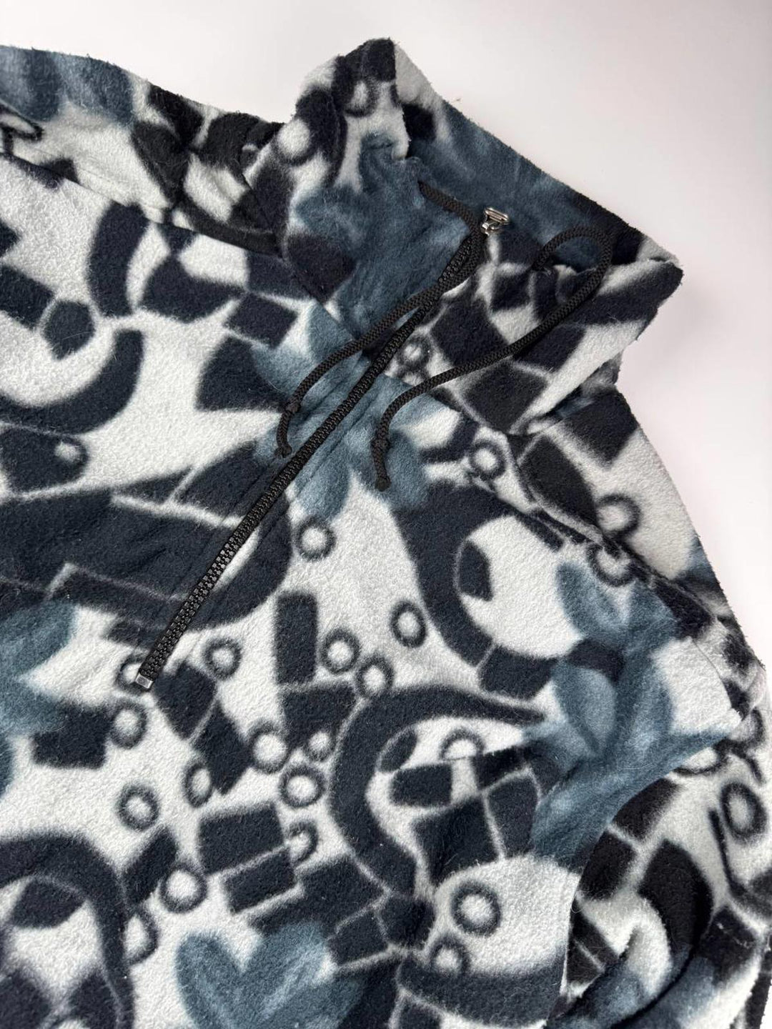 Vintage Patterned Fleece Jacket with Half-Zip Size M