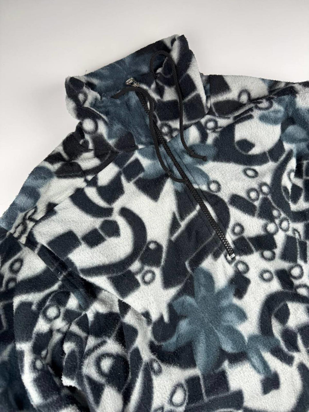 Vintage Patterned Fleece Jacket with Half-Zip Size M
